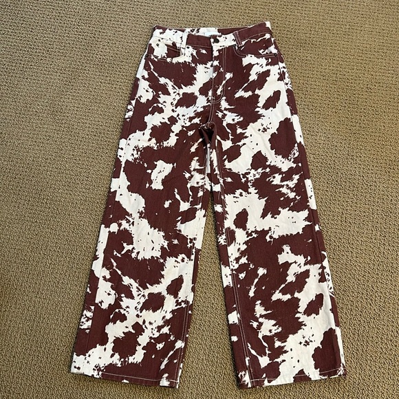 BDG Denim - BDG High & Wide Jean Cow Print Jeans Wide Leg size 27